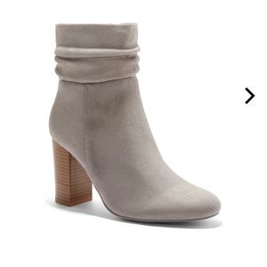 Women’s Grey Ankle Bootie Size 7